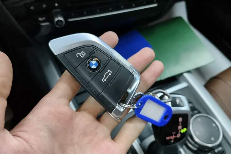 Used BMW X5  Vehicle Key