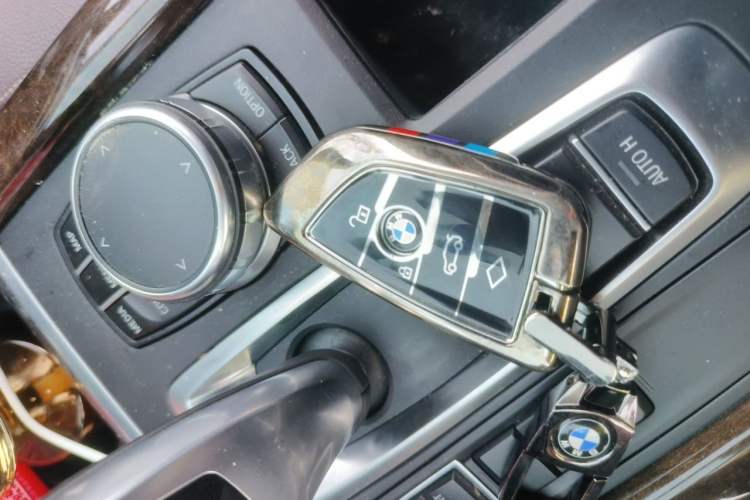 Used BMW X5 2017 xDrive28i Vehicle Key
