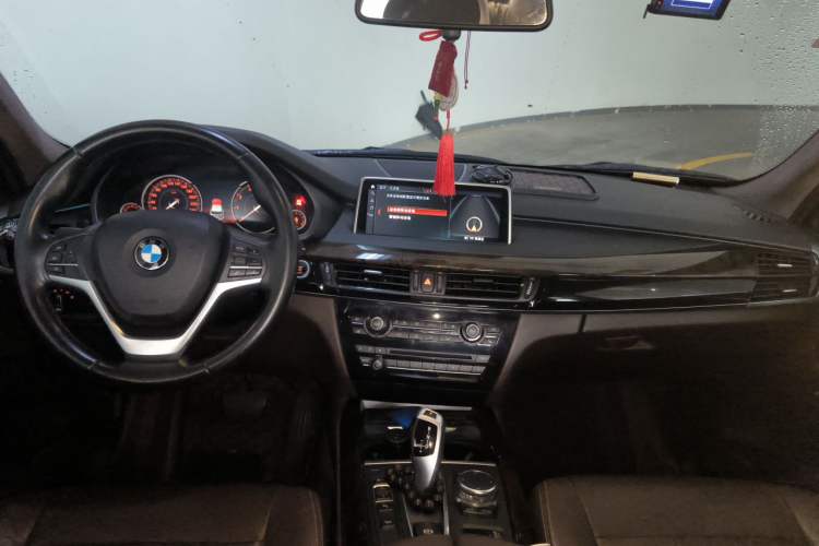 Used BMW X5 2017 xDrive28i Center Console