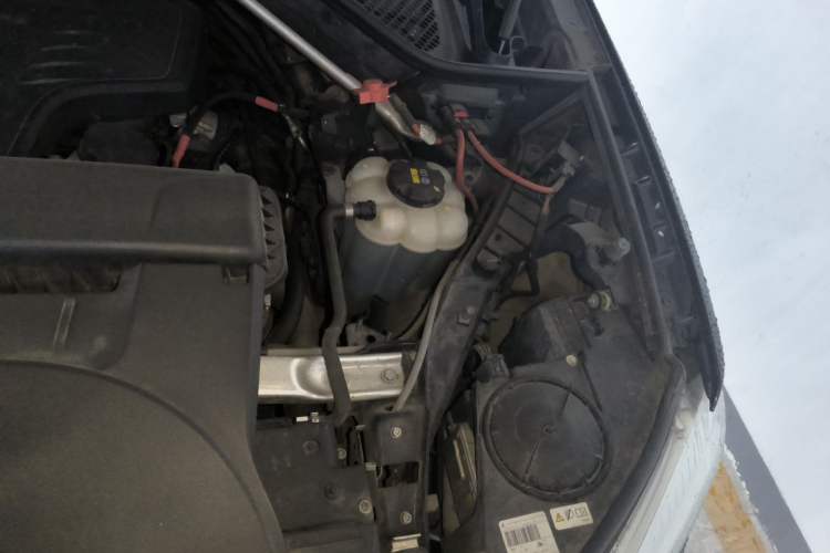Used BMW X5 2017 xDrive28i Engine Bay Left