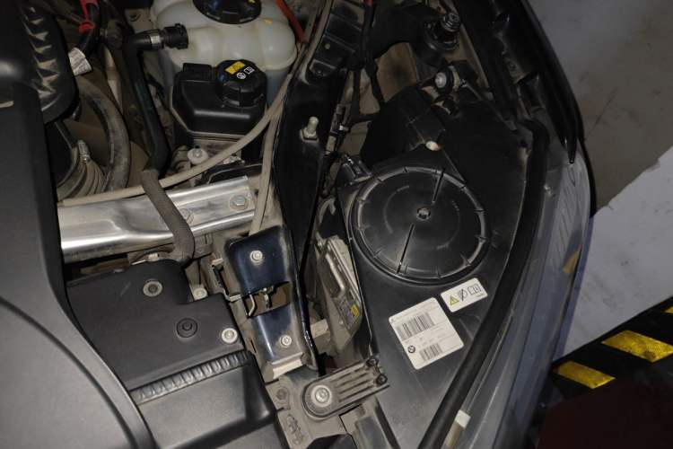 Used BMW X5 2017 xDrive28i Engine Bay Left