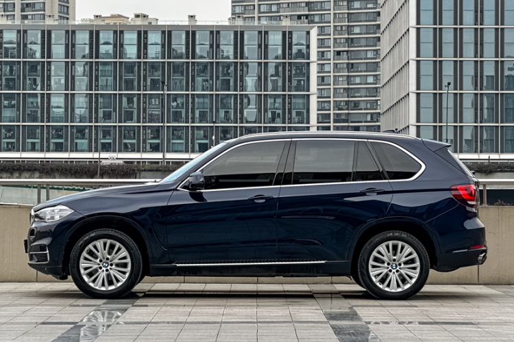 Used BMW X5 2017 xDrive28i Exterior 1