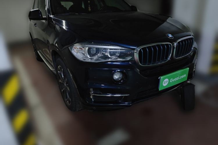 Used BMW X5 2017 xDrive28i Front Right 45 Deg