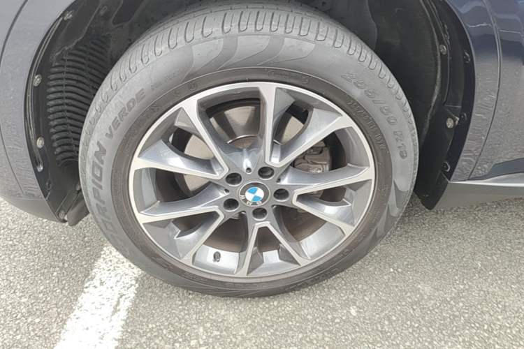 Used BMW X5 2017 xDrive35i Standard Model U.S. Specification Left Front Wheel Hub