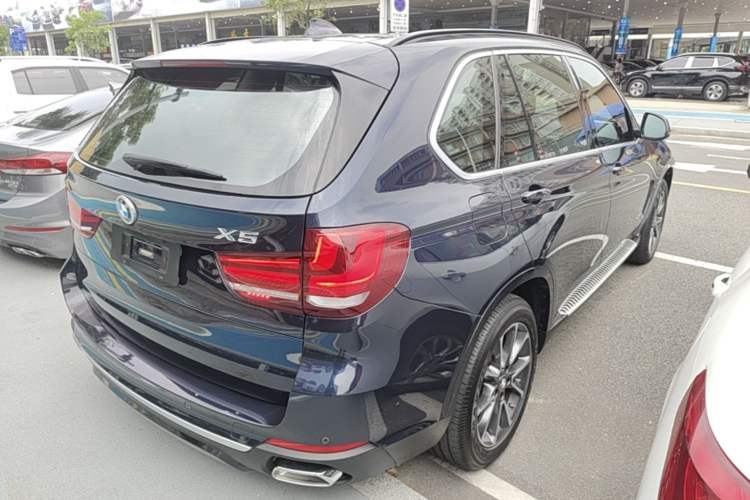 Used BMW X5 2017 xDrive35i Standard Model U.S. Specification Rear Right 45 Deg