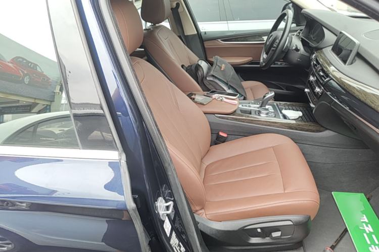 Used BMW X5 2017 xDrive35i Standard Model U.S. Specification Right Front Seat