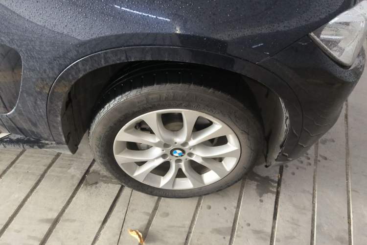 Used BMW X5 2017 xDrive28i Right Front Wheel Hub