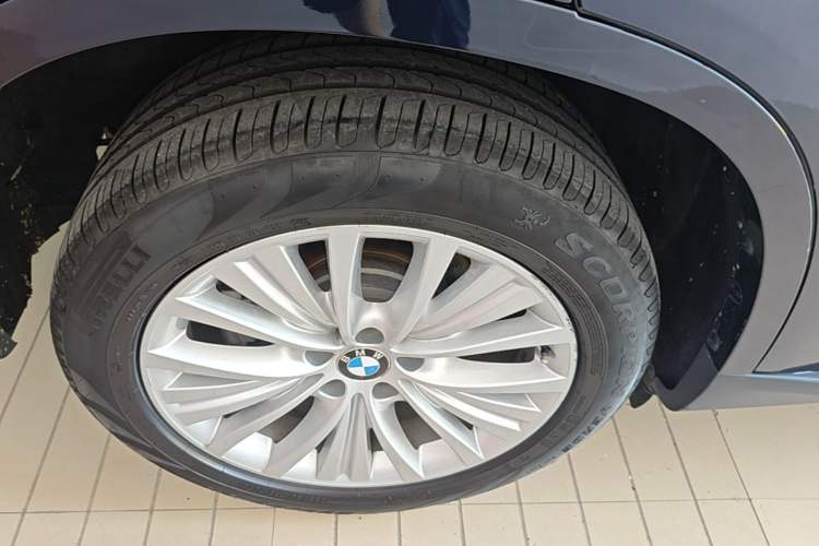 Used BMW X5 2017 xDrive28i Right Rear Wheel Hub
