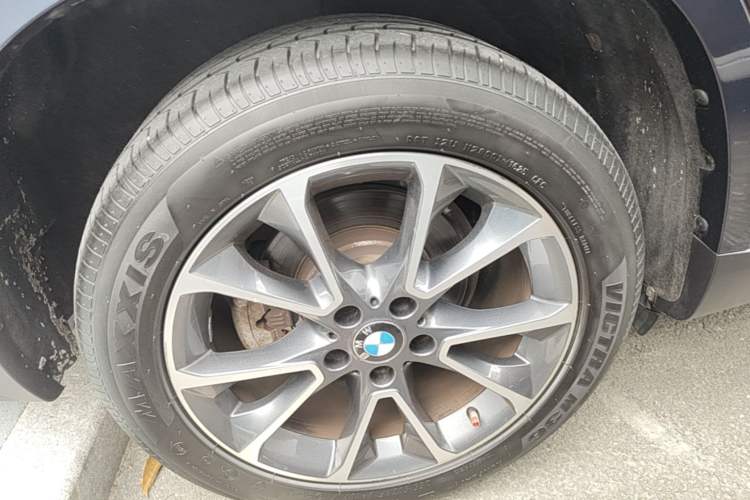 Used BMW X5 2017 xDrive35i Standard Model U.S. Specification Right Rear Wheel Hub