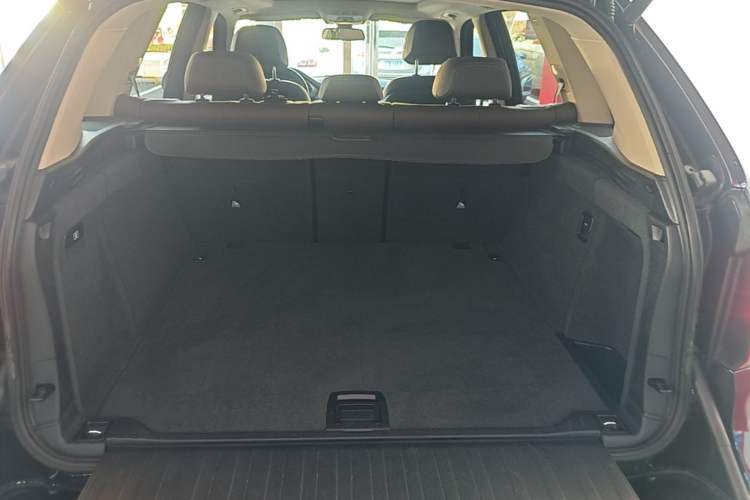 Used BMW X5 2017 xDrive28i Trunk