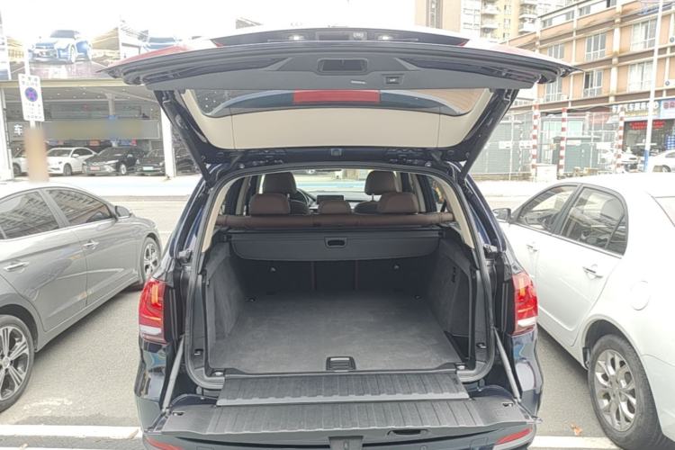 Used BMW X5 2017 xDrive35i Standard Model U.S. Specification Trunk