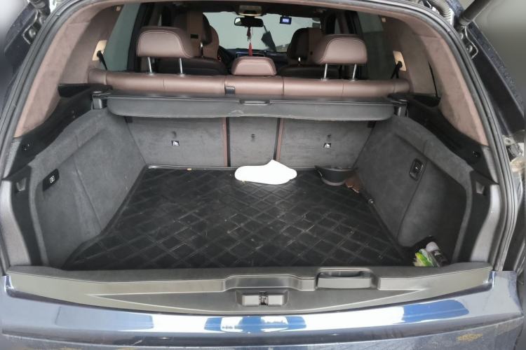 Used BMW X5 2017 xDrive28i Trunk