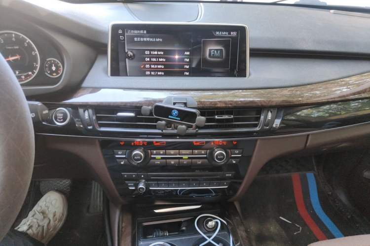 Used BMW X5 2017 xDrive28i Audio And AC Panel