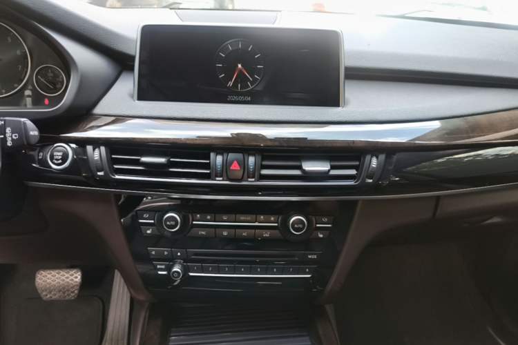 Used BMW X5 2017 xDrive35i Elegant Edition Audio And AC Panel
