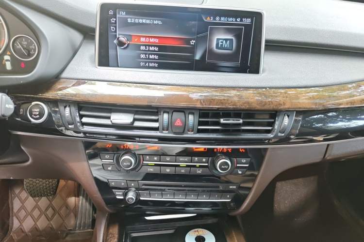 Used BMW X5 2017 xDrive28i Audio And AC Panel