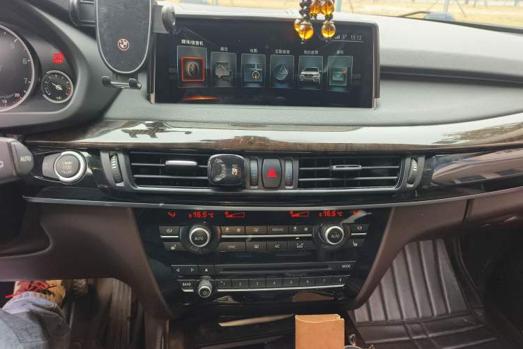 Used BMW X5 2017 xDrive28i Audio And AC Panel