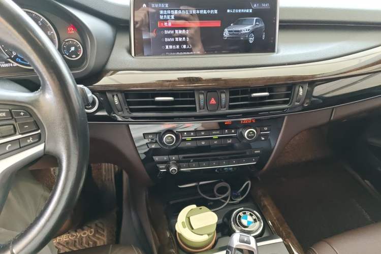 Used BMW X5 2017 xDrive28i Audio And AC Panel