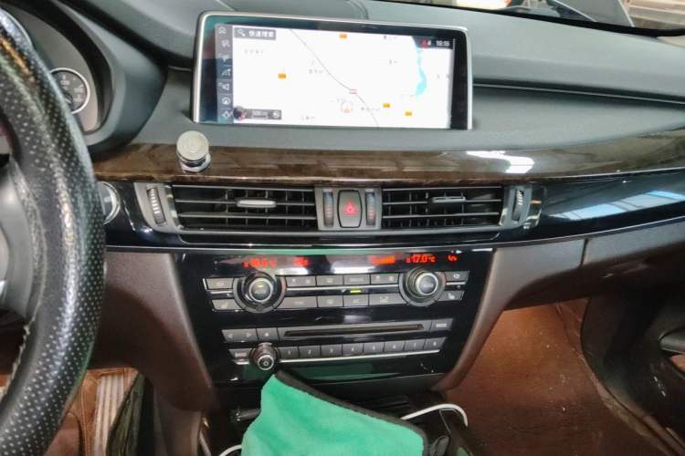 Used BMW X5 2017 xDrive28i Audio And AC Panel