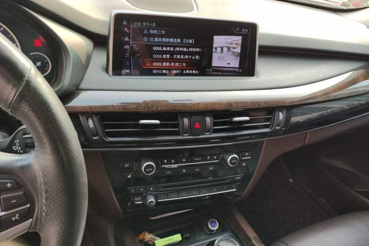 Used BMW X5 2017 xDrive28i Audio And AC Panel