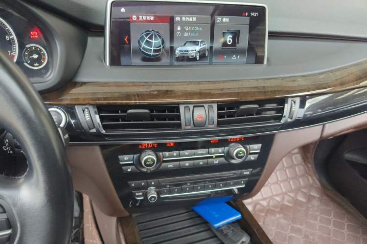 Used BMW X5 2017 xDrive28i Audio And AC Panel