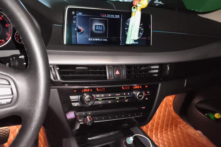 Used BMW X5  Audio And AC Panel