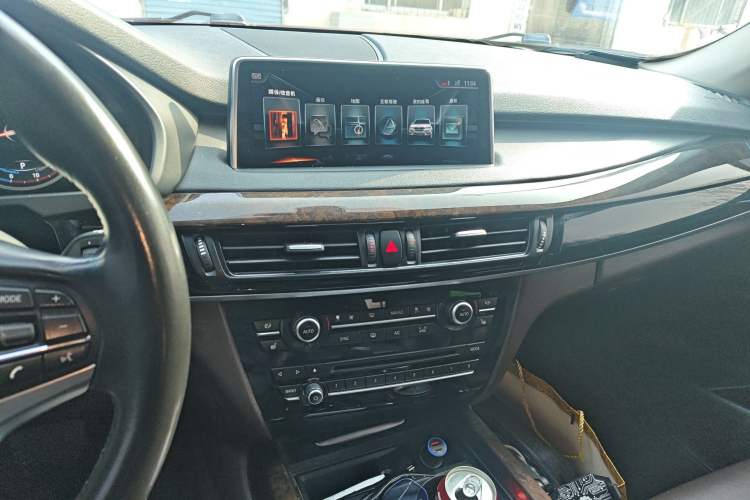 Used BMW X5 2017 xDrive28i Audio And AC Panel