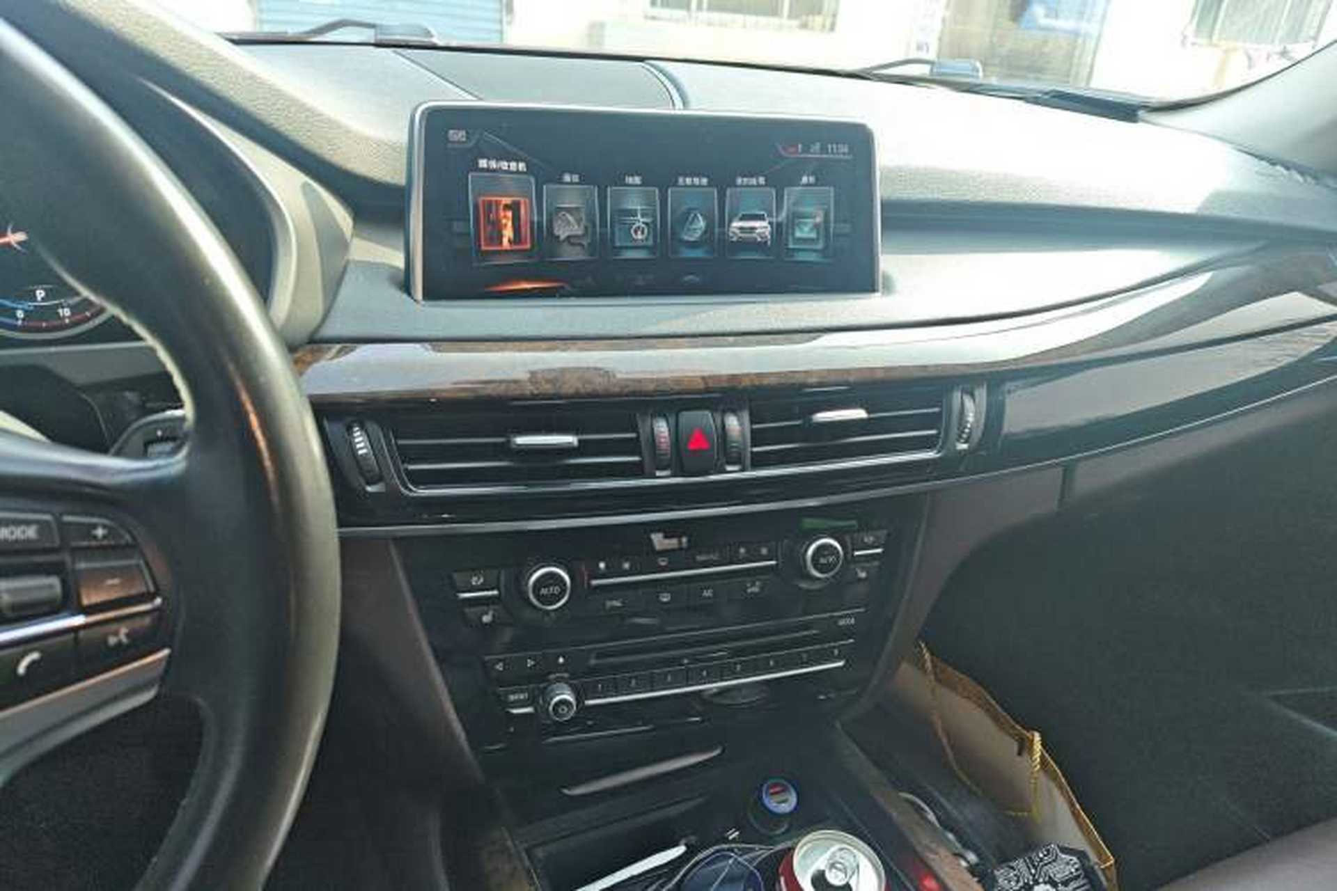 Used BMW X5 2017 xDrive28i Audio And AC Panel