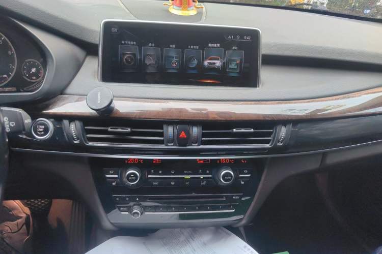 Used BMW X5 2017 xDrive28i Audio And AC Panel