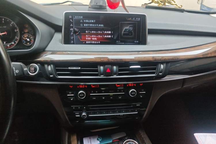 Used BMW X5 2017 xDrive28i Audio And AC Panel