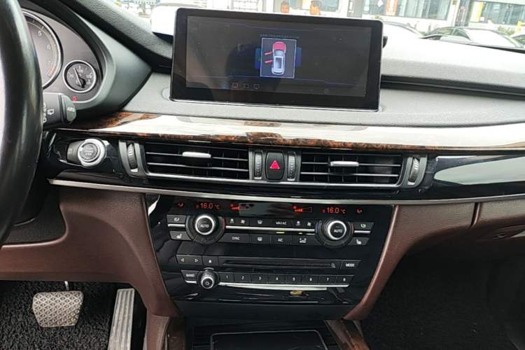 Used BMW X5 2017 xDrive35i Elegant Edition Audio And AC Panel
