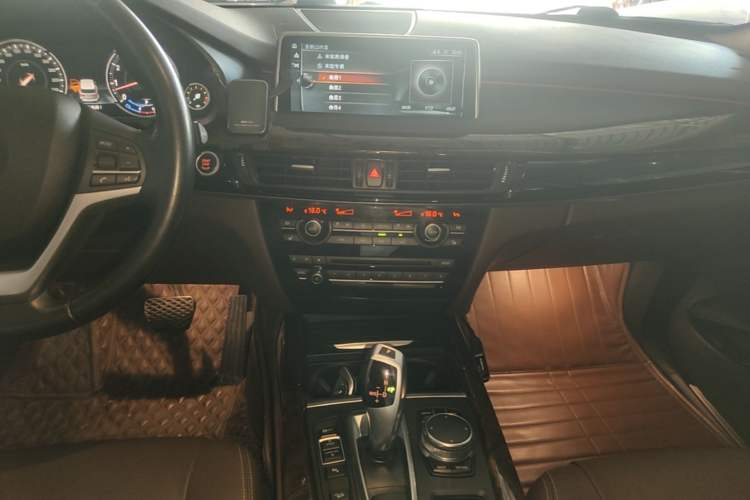 Used BMW X5 2017 xDrive35i Elegant Edition Audio And AC Panel