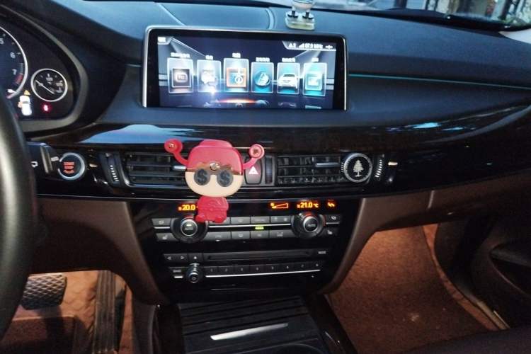 Used BMW X5 2017 xDrive28i Audio And AC Panel