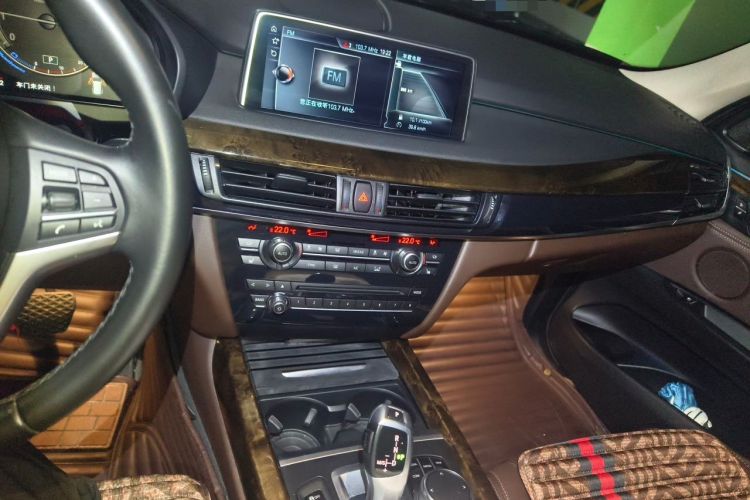 Used BMW X5 2017 xDrive28i Audio And AC Panel