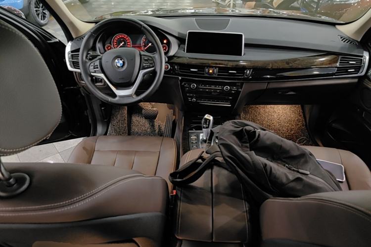 Used BMW X5 2017 xDrive35i Elegant Edition Center Console
