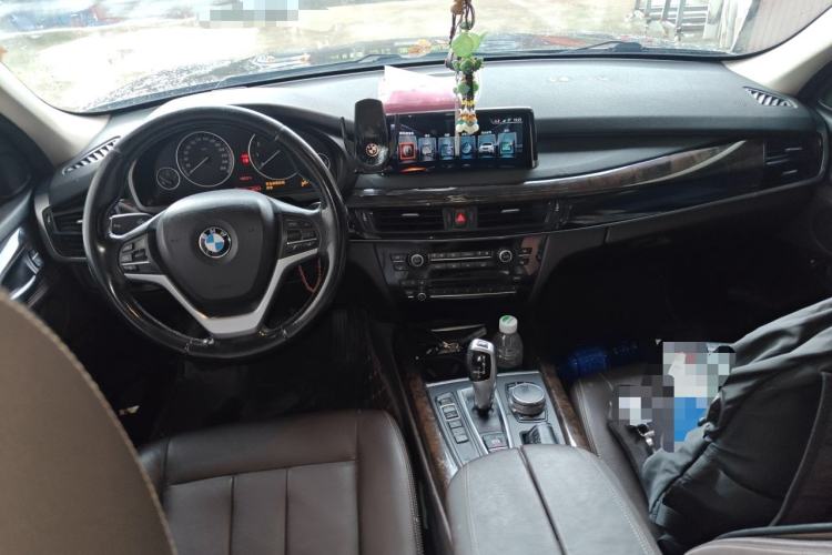 Used BMW X5 2017 xDrive28i Center Console