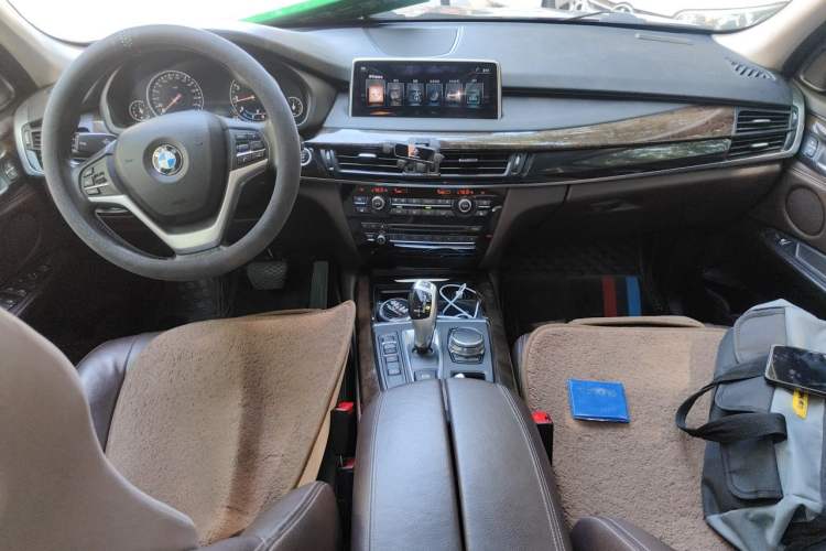 Used BMW X5 2017 xDrive28i Center Console