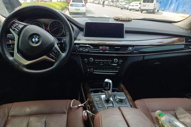 Used BMW X5 2017 xDrive28i Center Console