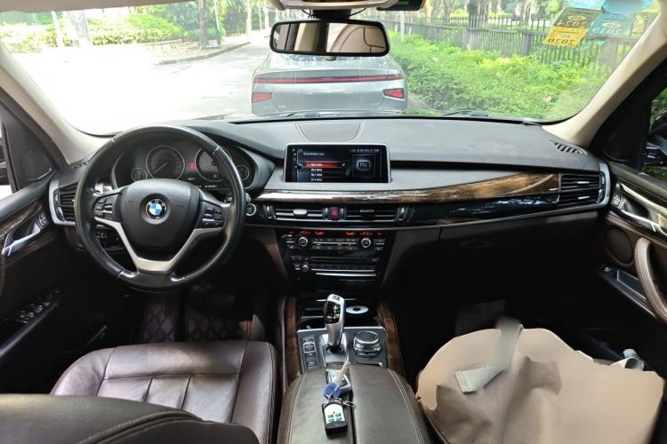 Used BMW X5 2017 xDrive28i Center Console