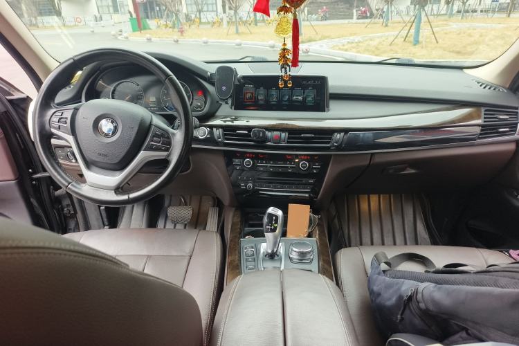 Used BMW X5 2017 xDrive28i Center Console