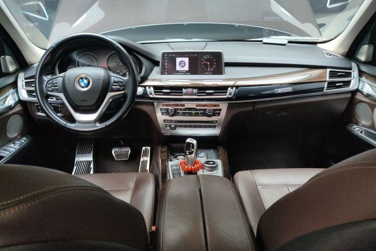 Used BMW X5 2017 xDrive28i Center Console