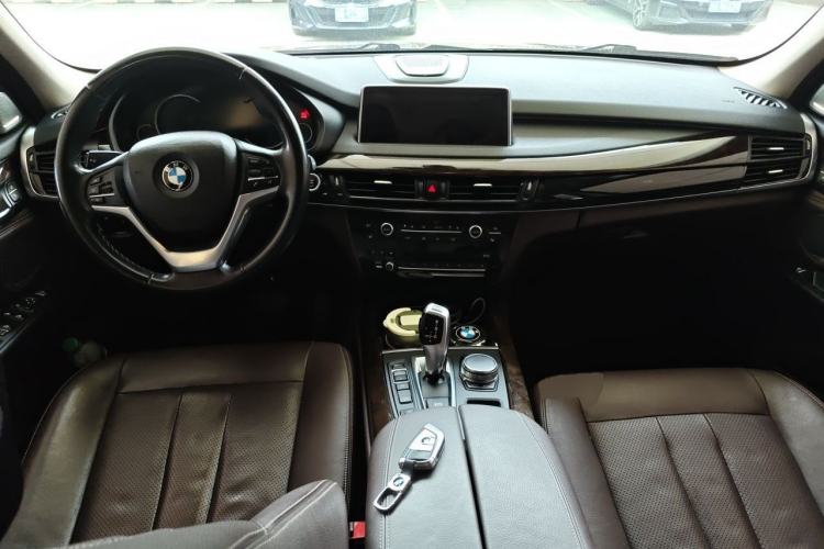 Used BMW X5 2017 xDrive28i Center Console