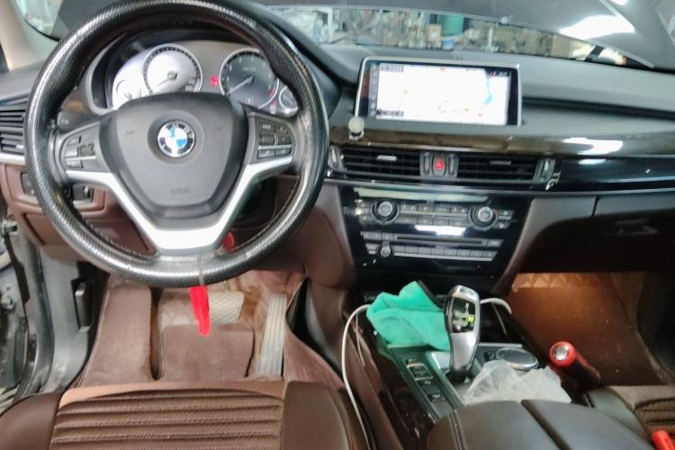 Used BMW X5 2017 xDrive28i Center Console