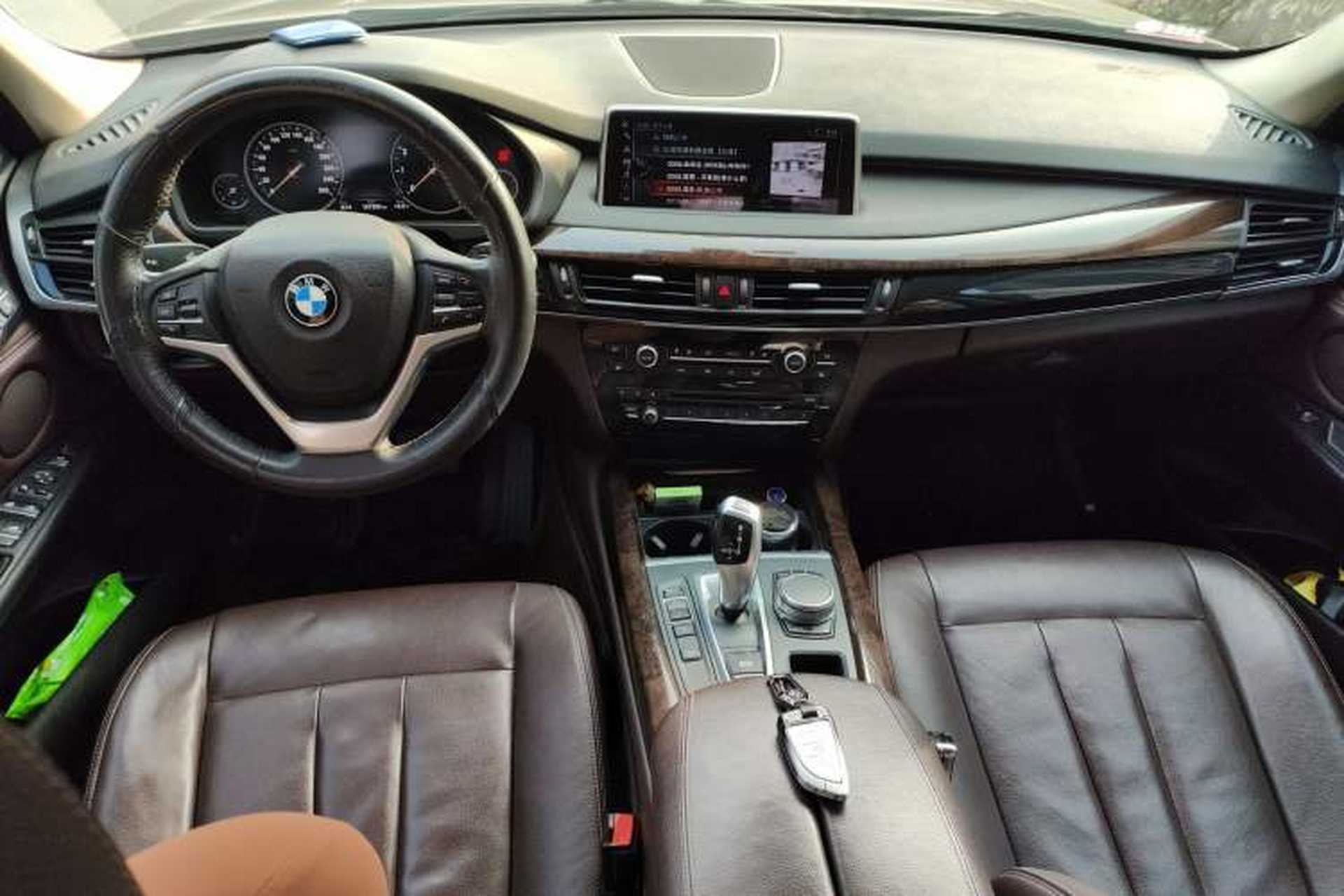 Used BMW X5 2017 xDrive28i Center Console