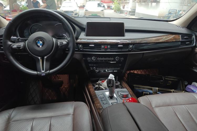 Used BMW X5 2017 xDrive28i Center Console