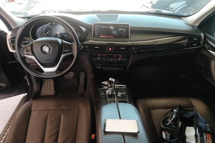 Used BMW X5 2017 xDrive28i Center Console