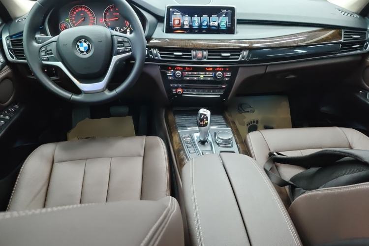 Used BMW X5 2017 xDrive28i Center Console