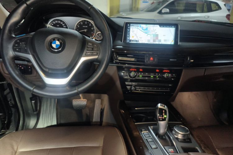 Used BMW X5 2017 xDrive35i Elegant Edition Center Console