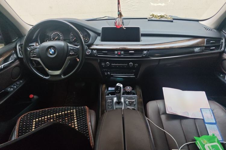 Used BMW X5 2017 xDrive28i Center Console