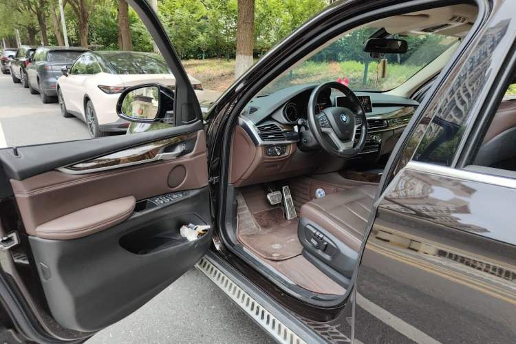 Used BMW X5 2017 xDrive35i Elegant Edition Driver Seat