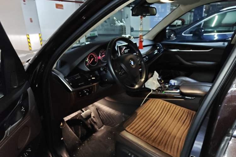 Used BMW X5 2017 xDrive35i Elegant Edition Driver Seat
